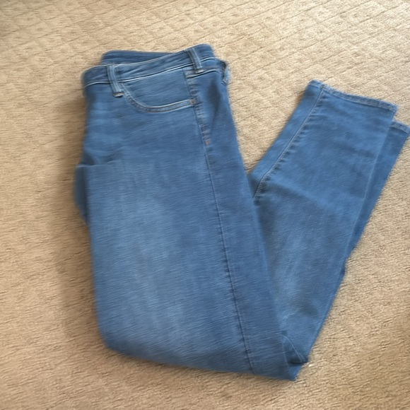 & Denim Super Skinny Medium Wash Jeans - Picture 2 of 5